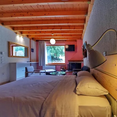 Livadi Πανσιόν Αράχωβα