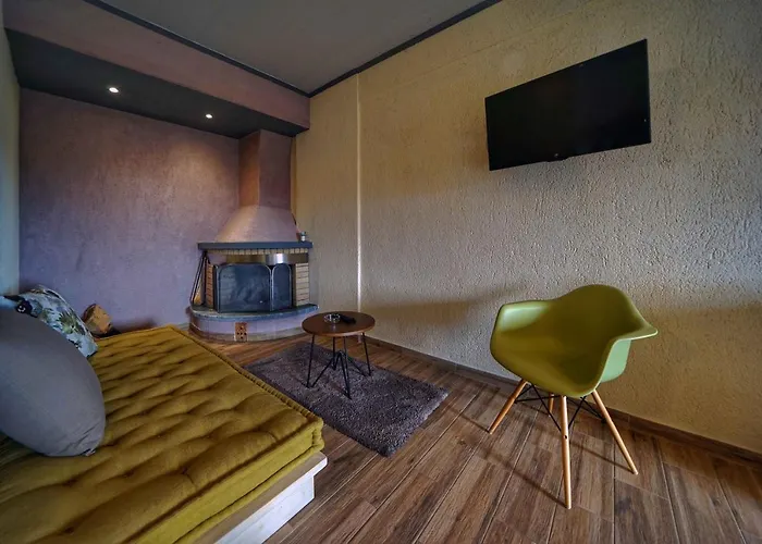 Livadi Πανσιόν Αράχωβα